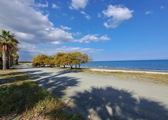 Manors Seaside 2br House 100m From The & Free Parking Meneou