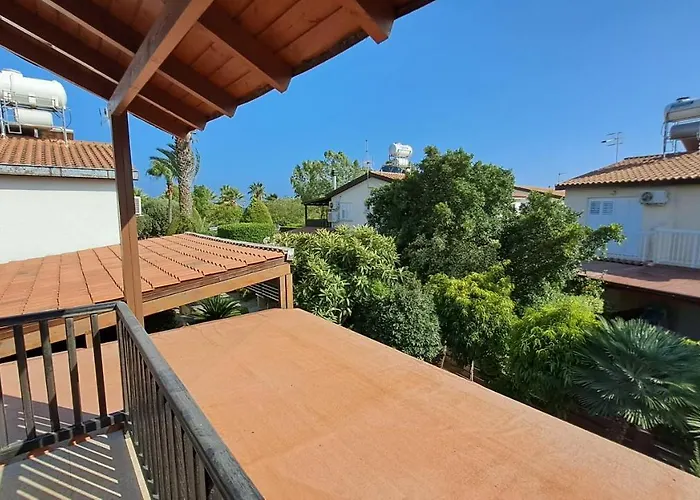 Manors Seaside 2br House 100m From The & Free Parking 別荘 *