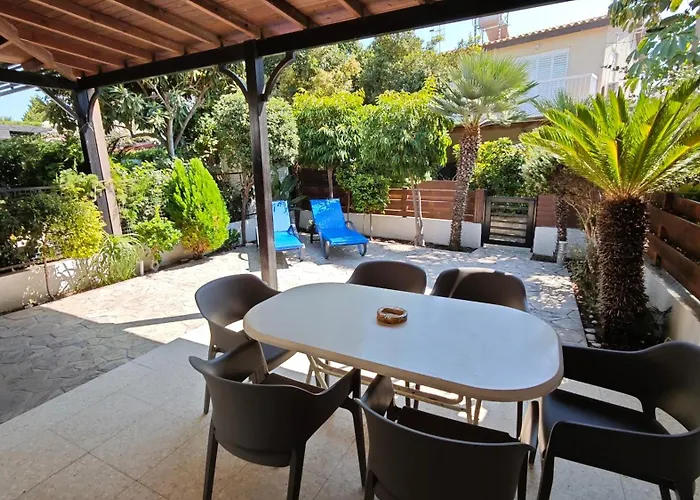 Manors Seaside 2br House 100m From The & Free Parking *