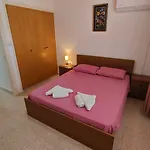 Manors Seaside 2br House 100m From The & Free Parking Дом отдыха Менеоу