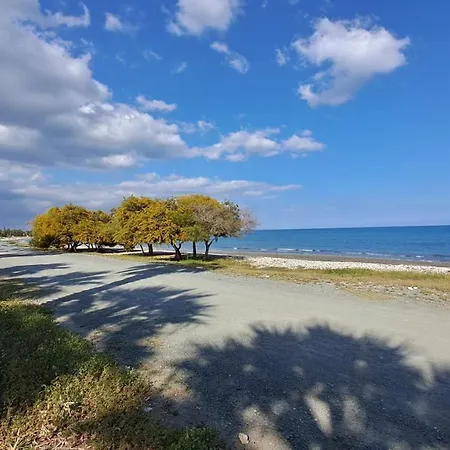 Manors Seaside 2br House 100m From The & Free Parking Meneou