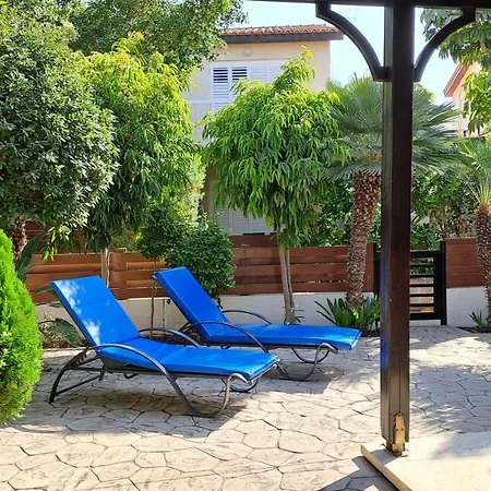 Relaxing 2 Seaside Manors *