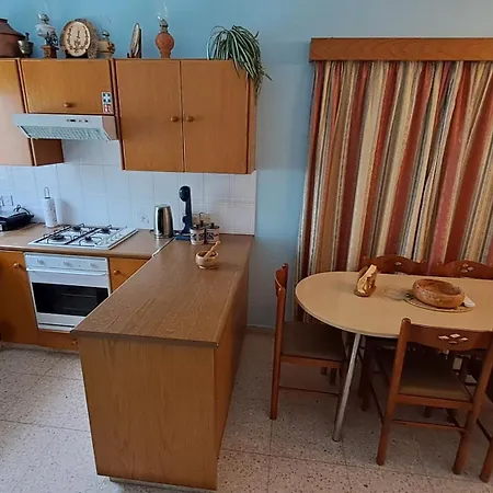 Manors Seaside 2br House 100m From The & Free Parking *