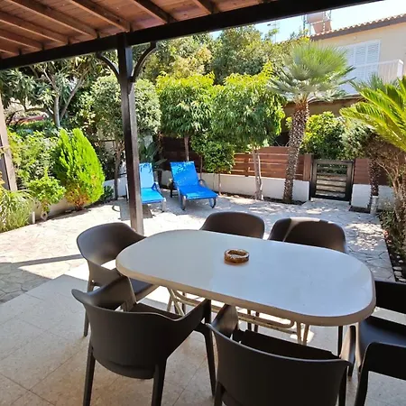 Manors Seaside 2br House 100m From The & Free Parking *