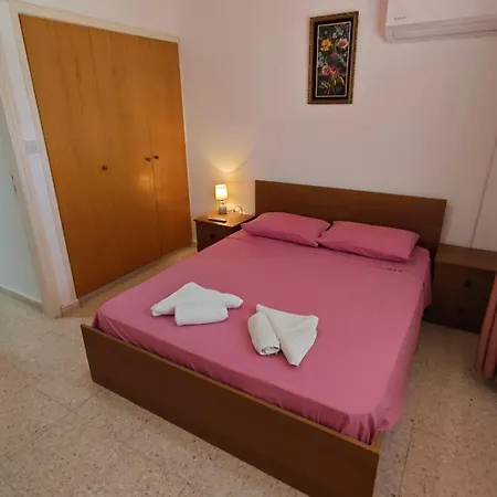 Manors Seaside 2br House 100m From The & Free Parking Case de vacanță Meneou