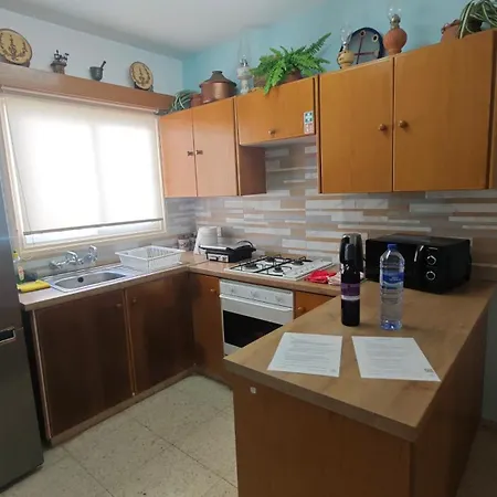 Manors Seaside 2br House 100m From The & Free Parking *