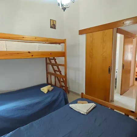 Manors Seaside 2br House 100m From The & Free Parking * Meneou