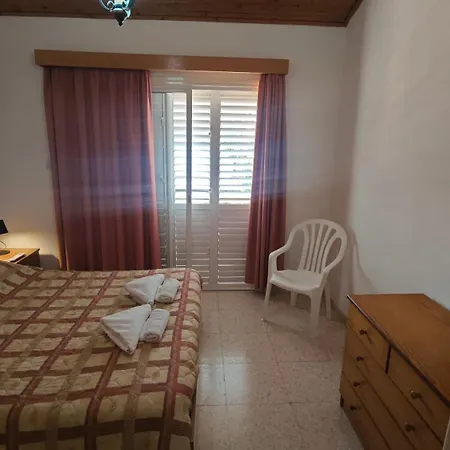 Dom wakacyjny Manors Seaside 2br House 100m From The & Free Parking *