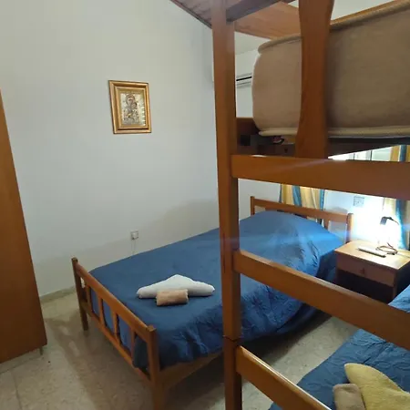 Manors Seaside 2br House 100m From The & Free Parking * Meneou
