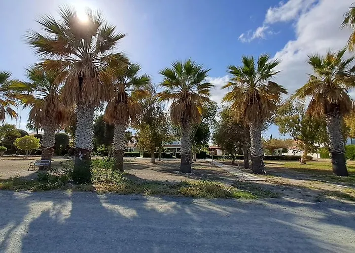 Manors Seaside 2br House 100m From The & Free Parking Meneou