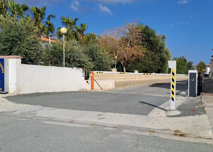 Dom wakacyjny Manors Seaside 2br House 100m From The & Free Parking *